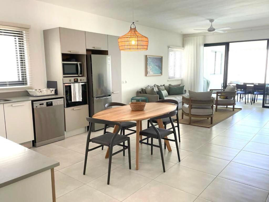 East Coast Beachfront Luxury - Eastern Blue Apartments Poste Lafayette Εξωτερικό φωτογραφία